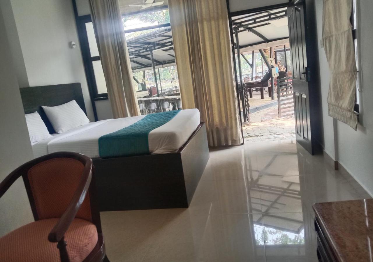Mia Riaan Hotel 3*