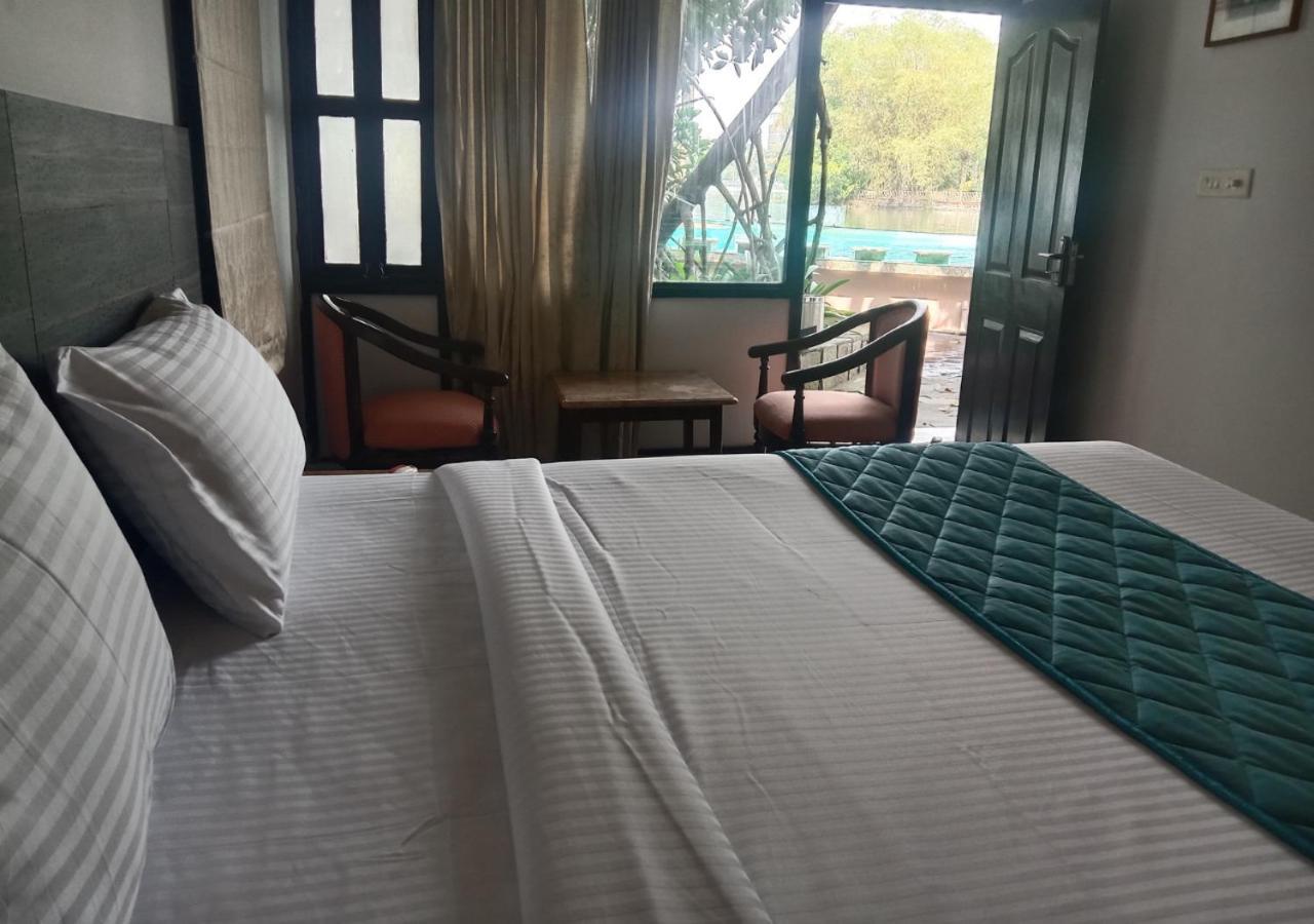 Mia Riaan Kochi